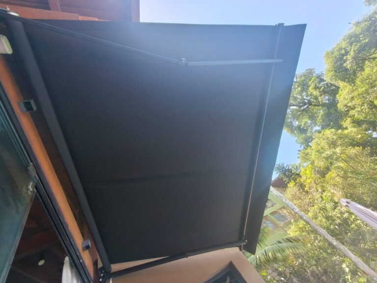 Toldo com braços articulado 2WhatsApp Image 2025-11-24 at 20.00.39