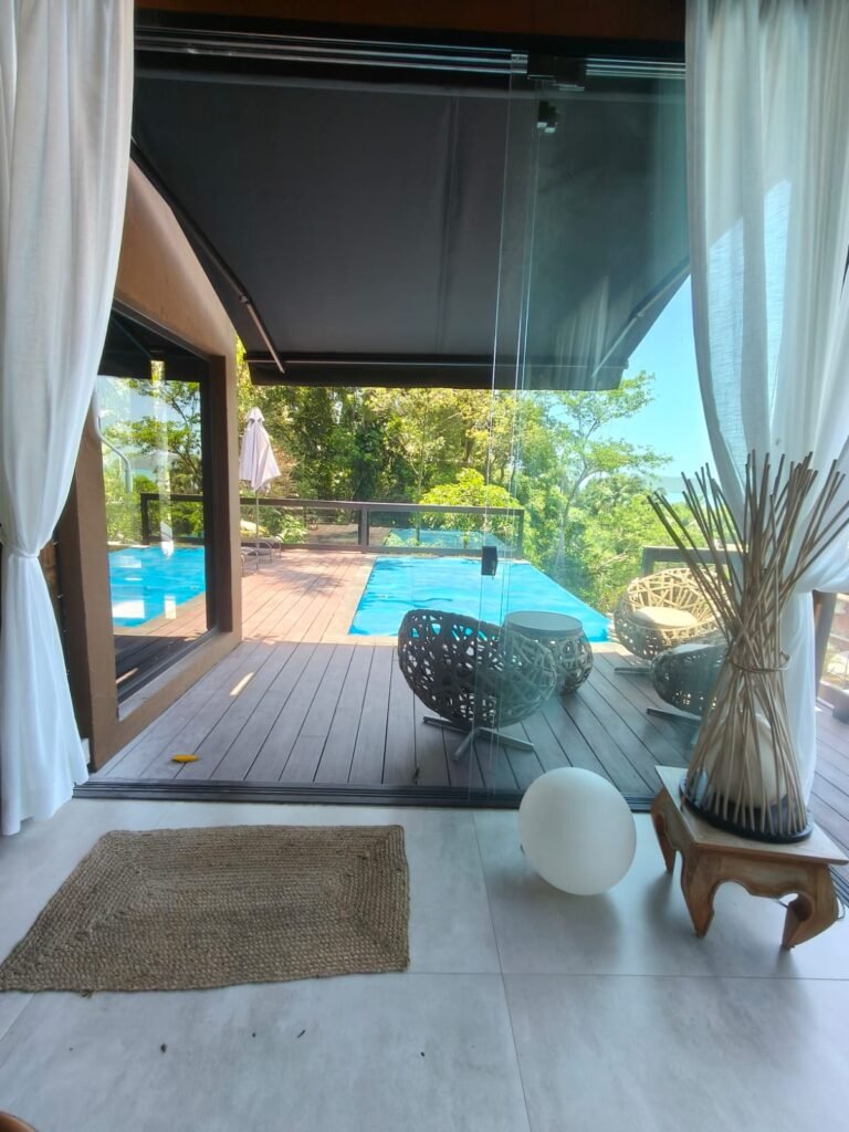 Toldo com braços articulado 2WhatsApp Image 2025-11-24 at 20.00.40 (1)