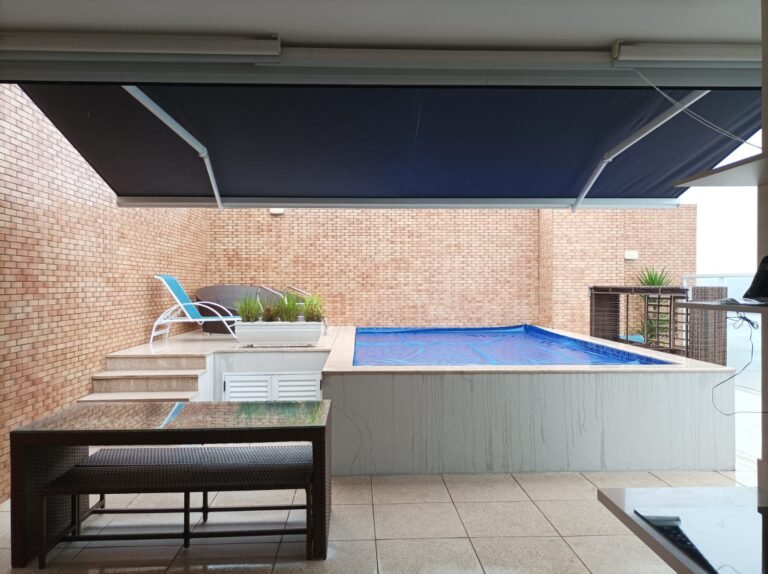 Toldo com braços articulado 8WhatsApp Image 2025-11-24 at 20.04.31