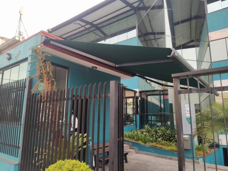 Toldo com braços articulado 9WhatsApp Image 2025-11-24 at 20.05.00 (1)