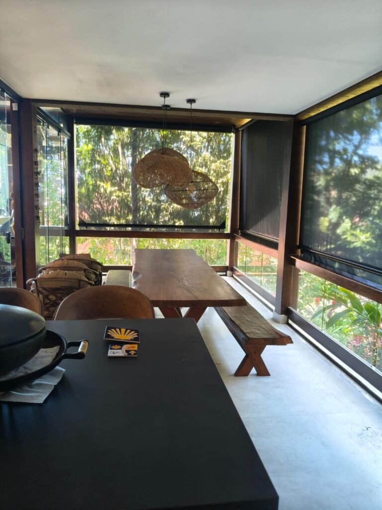 Toldo cortina com tela solarWhatsApp Image 2025-11-24 at 19.48.13